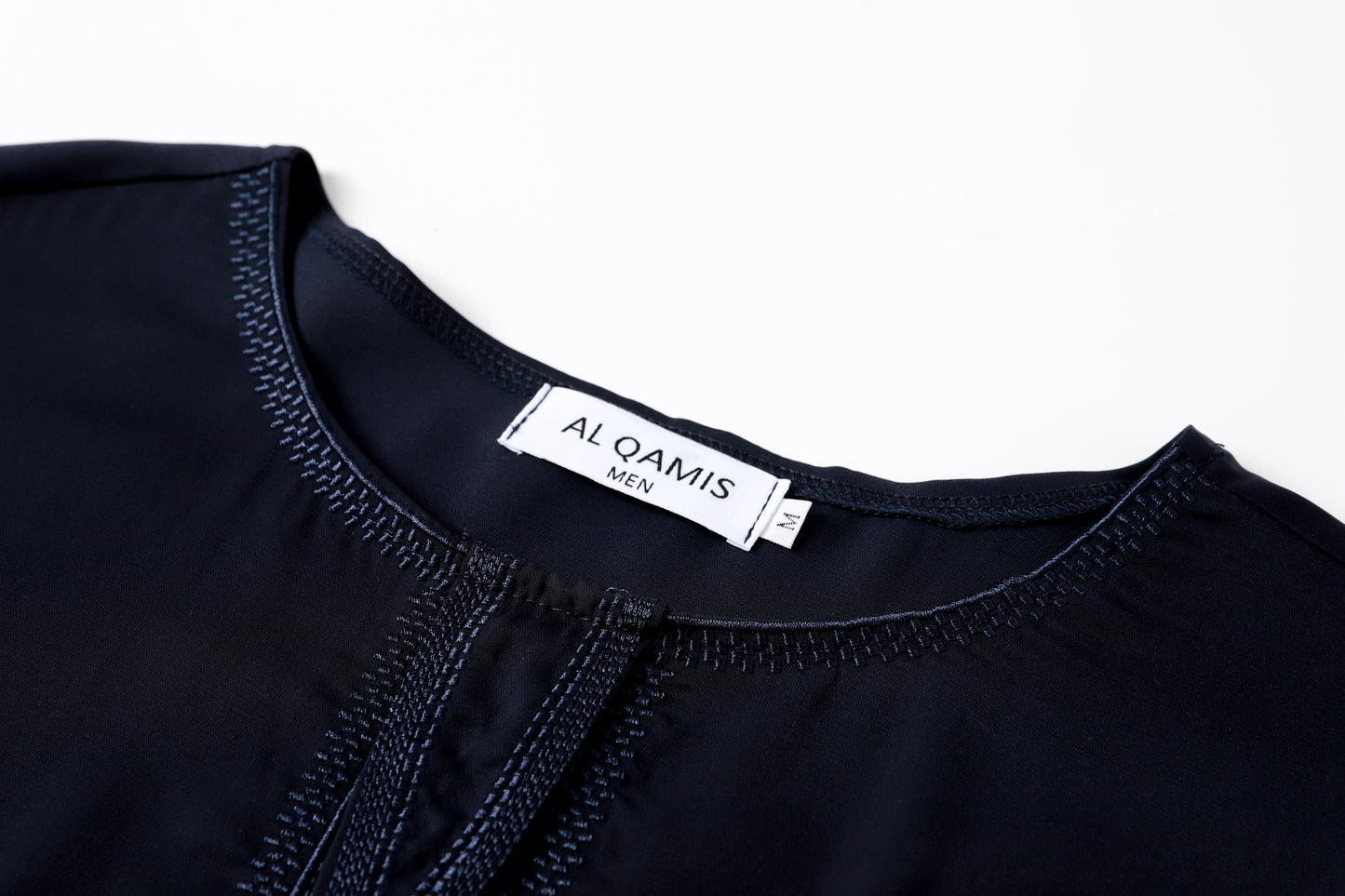 Qamis - Emirati Bleu Marine avec broderie poitrine