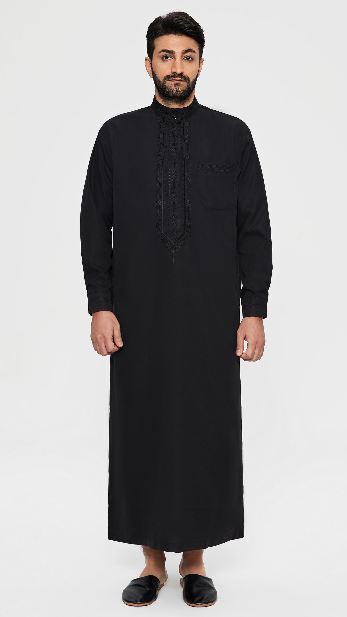 Qamis - Saoudien Noir avec broderie cravate