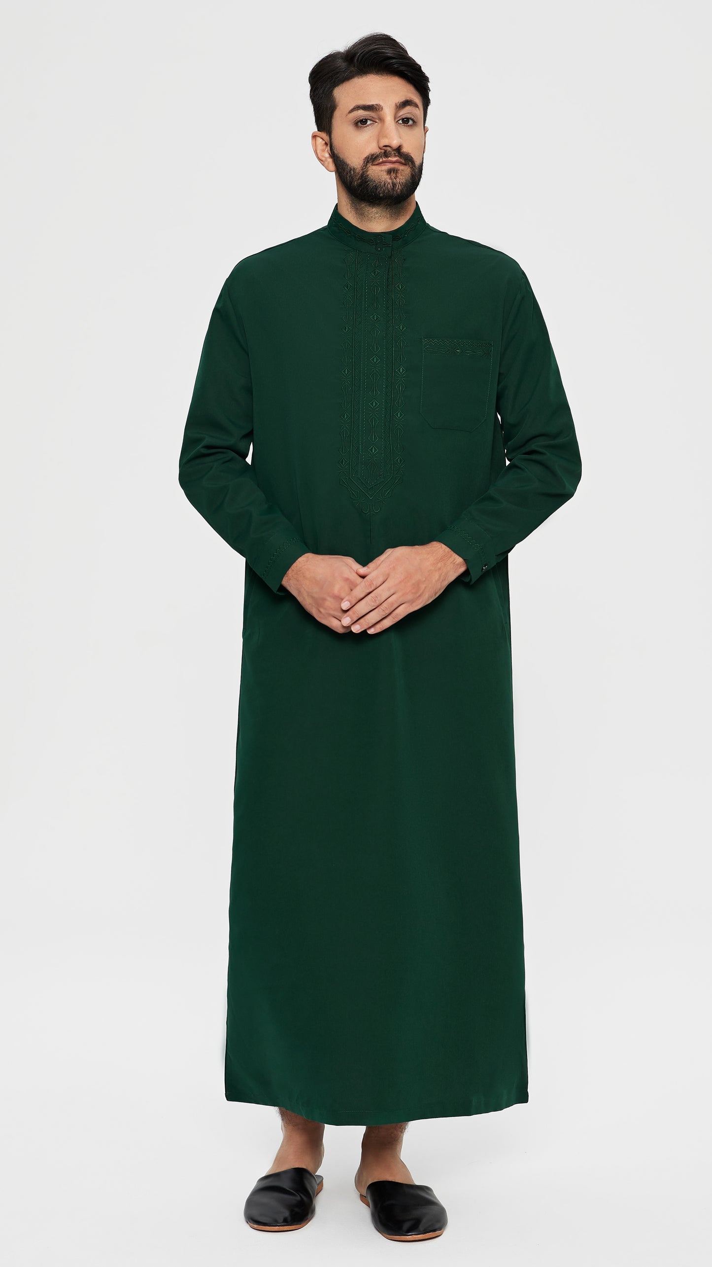 Qamis - Saudi Grün mit Krawattenstickerei.